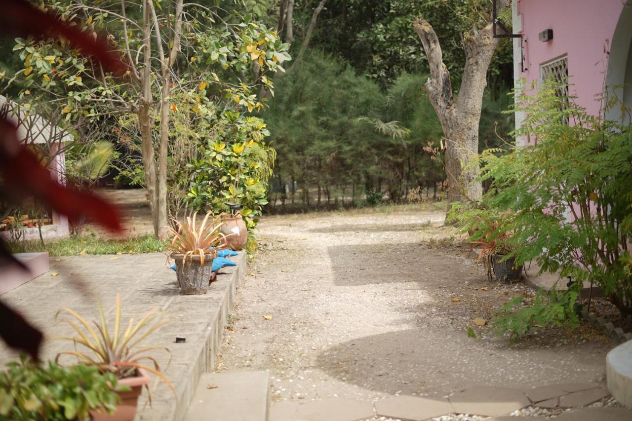 Villa Amarant - Private Garden With Pool Retreat Sanyang Ngoại thất bức ảnh